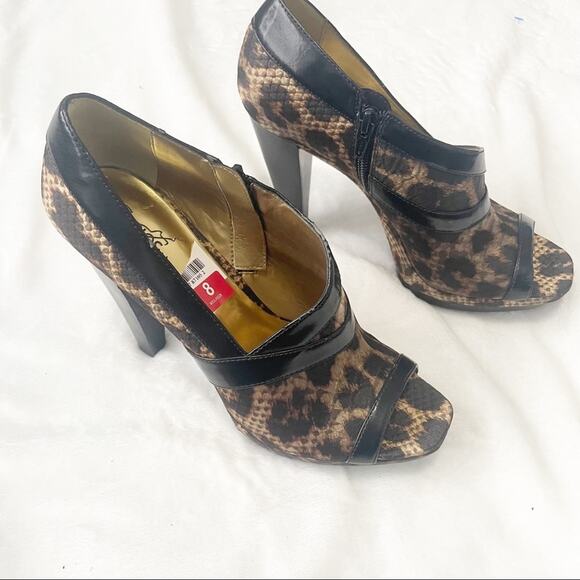 Carlos Santana leopard chica open toe sandal heels cheetah size 8 with box - Picture 7 of 11